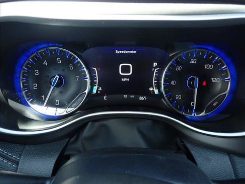 New 2027 Chrysler Pacifica Limited AWD/4WD image 25