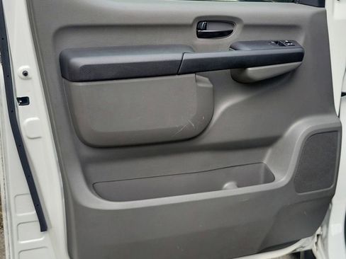 Used 2021 Nissan NV 2500 SV w/ Back Door Glass Package RWD image 16