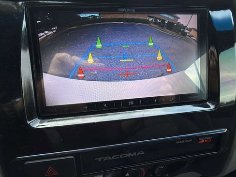 Used 2015 Toyota Tacoma PreRunner image 20