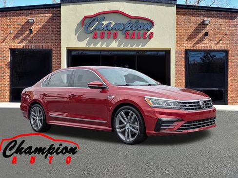 Used 2019 Volkswagen Passat 2.0T SE R-Line FWD image 1