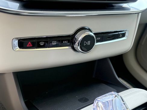 New 2026 Volvo XC90 B6 Ultra image 12