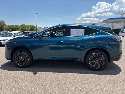 Used 2025 Nissan Murano Platinum w/ Cargo Package image 2