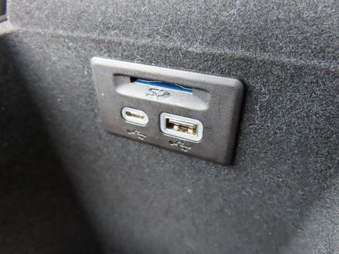 Certified 2023 Cadillac XT5 Premium Luxury image 9