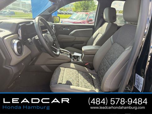 Used 2024 Chevrolet Colorado ZR2 w/ Technology Package AWD/4WD image 21