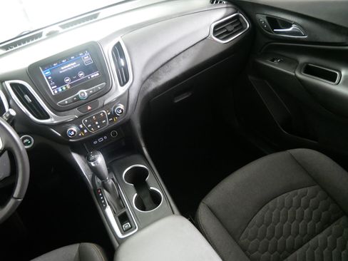 Used 2020 Chevrolet Equinox LT AWD/4WD image 11