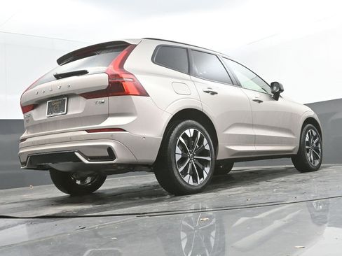 New 2026 Volvo XC60 T8 Plus w/ Protection Package Premier image 30