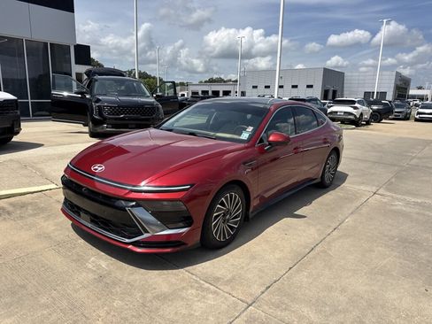 Used 2024 Hyundai Sonata Limited FWD image 3