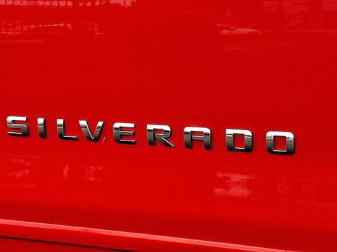 Used 2017 Chevrolet Silverado 1500 LT w/ All Star Edition AWD/4WD image 30