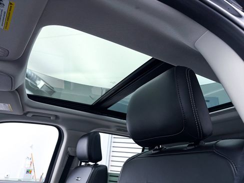 Used 2025 Ford Expedition Max Platinum image 18