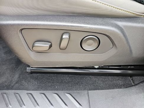 Used 2024 Chevrolet Colorado ZR2 AWD/4WD image 32