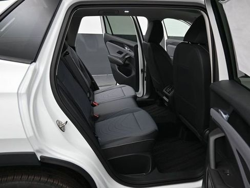 New 2026 Volkswagen Tiguan SE image 13