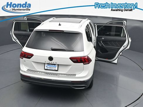 Used 2023 Volkswagen Tiguan SE w/ Panoramic Sunroof Package FWD image 40
