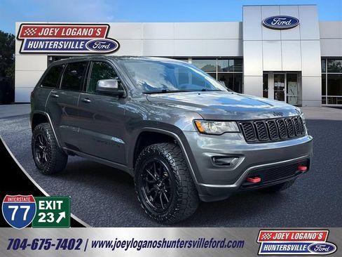 Used 2017 Jeep Grand Cherokee Altitude AWD/4WD image 1