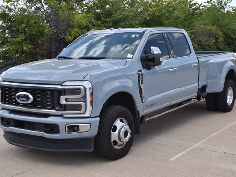 Used 2026 Ford F350 Platinum w/ Platinum Plus Package AWD/4WD image 2