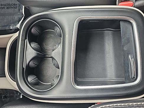 Used 2022 Chrysler Pacifica Touring-L image 26
