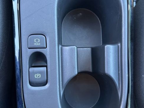 Certified 2025 Toyota Corolla SE image 21