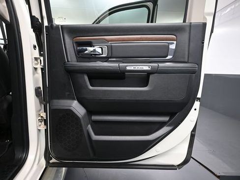 Used 2018 RAM 1500 Laramie w/ Convenience Group AWD/4WD image 35