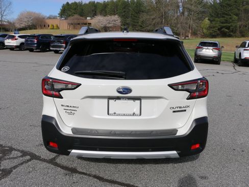 Used 2023 Subaru Outback Premium image 4