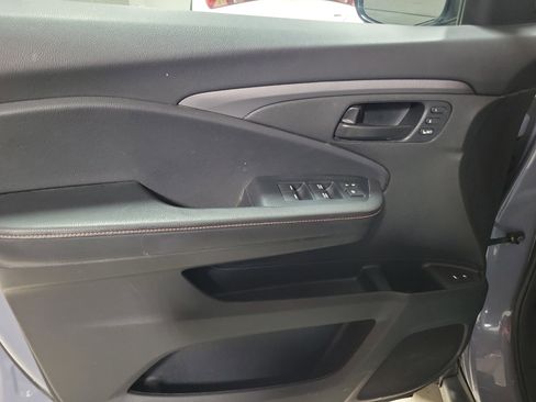 Used 2022 Honda Pilot TrailSport image 18