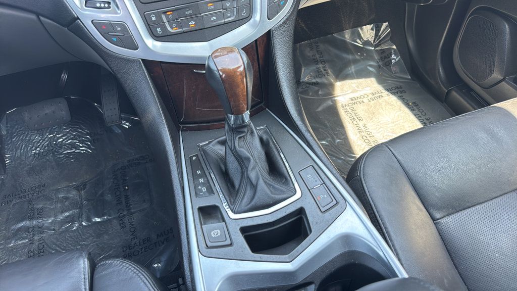 Used 2010 Cadillac SRX Luxury AWD/4WD image 23