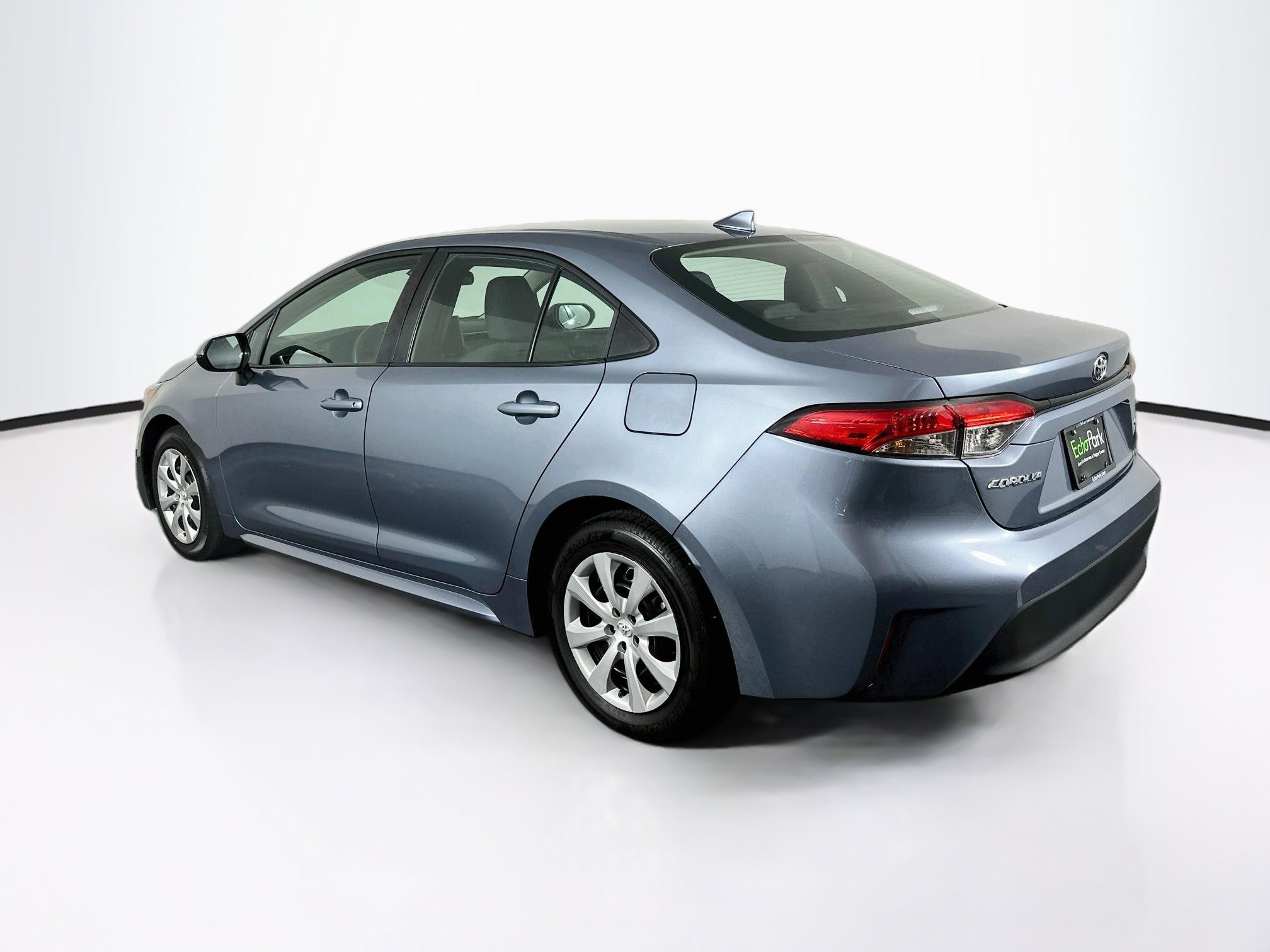 Used 2026 Toyota Corolla LE FWD image 5