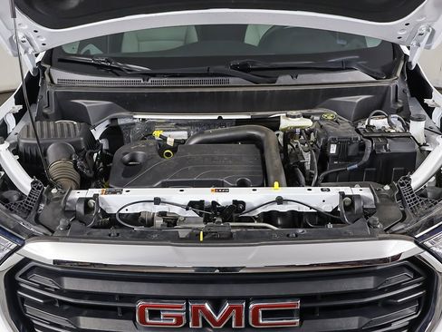 Used 2023 GMC Terrain SLE w/ Driver Convenience Package image 18