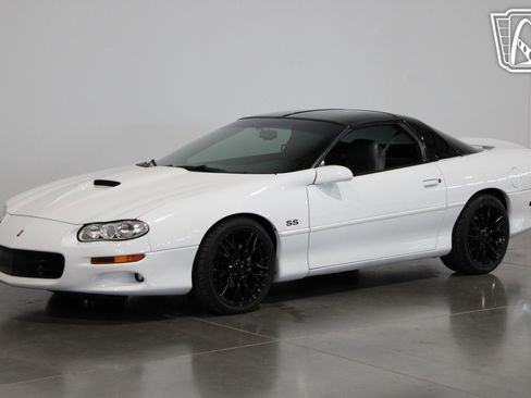 Used 1998 Chevrolet Camaro Z28 w/ SS Performance/Appearance Pkg image 29