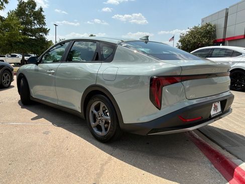 Used 2025 Kia K4 FWD image 8