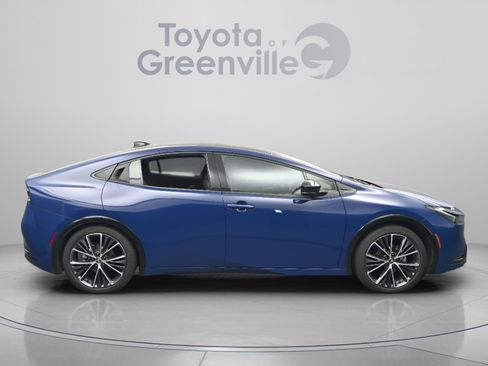 Used 2025 Toyota Prius Limited w/ Limited Premium Package FWD image 18