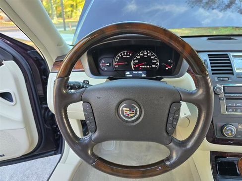 Used 2008 Cadillac DTS Luxury II image 20