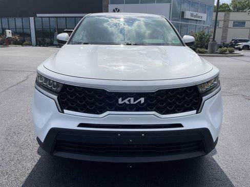 Used 2022 Kia Sorento LX AWD/4WD image 2
