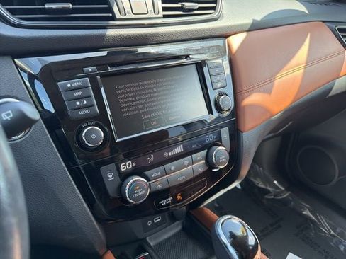 Used 2018 Nissan Rogue SL w/ Premium Package AWD/4WD image 15