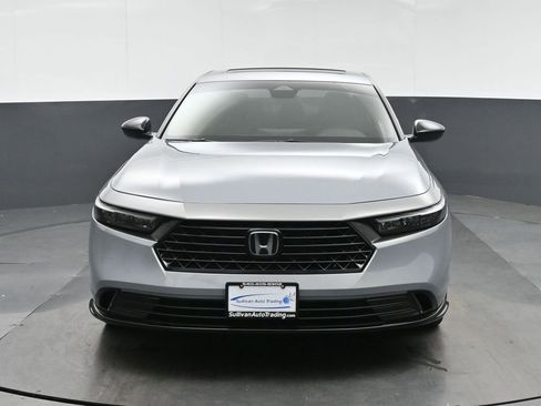 Used 2023 Honda Accord Sport image 2