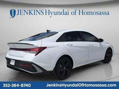 Used 2026 Hyundai Elantra Sport FWD image 4