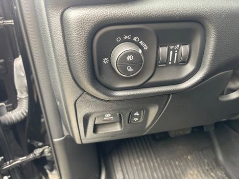 Used 2022 RAM 1500 Laramie AWD/4WD image 18