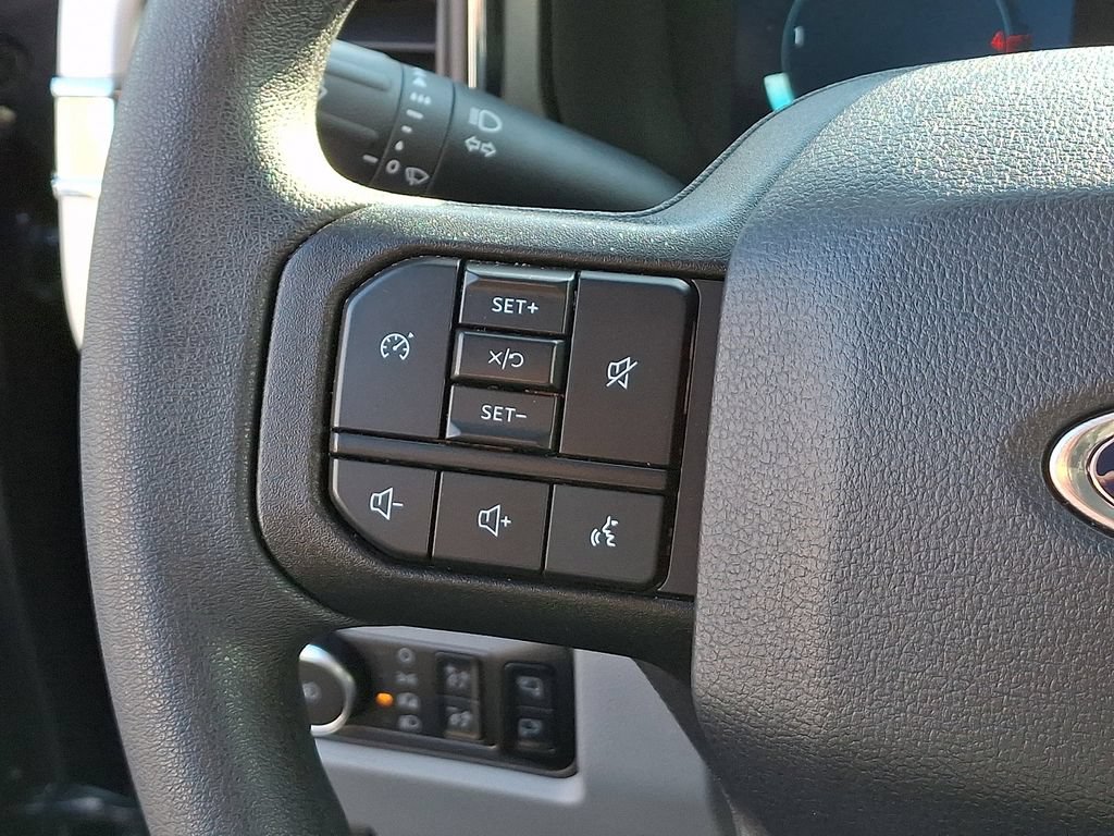 Used 2025 Ford F250 XLT w/ Black Appearance Package AWD/4WD image 21