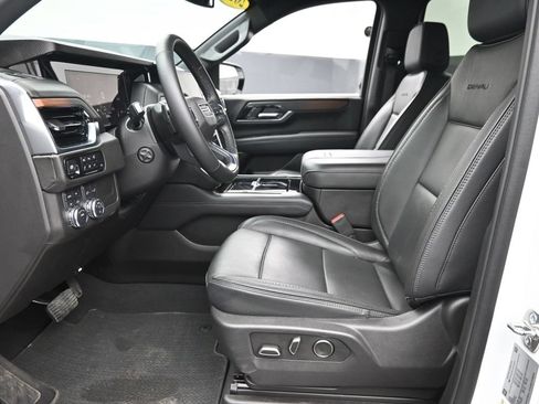 Used 2025 GMC Yukon Denali AWD/4WD image 27