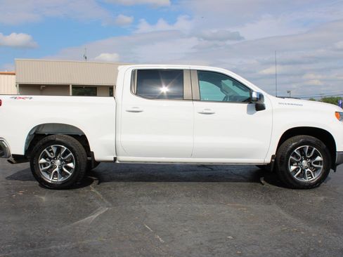 Used 2024 Chevrolet Silverado 1500 LT image 3