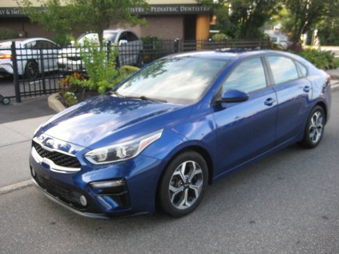 Used 2019 Kia Forte LXS FWD image 1
