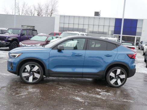 Certified 2022 Volvo C40 P8 Recharge Ultimate image 4