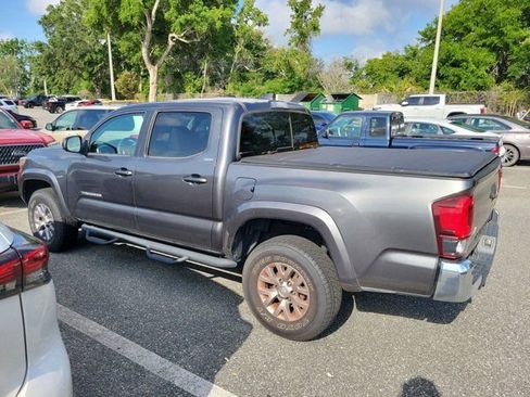 Used 2018 Toyota Tacoma SR5 RWD image 7