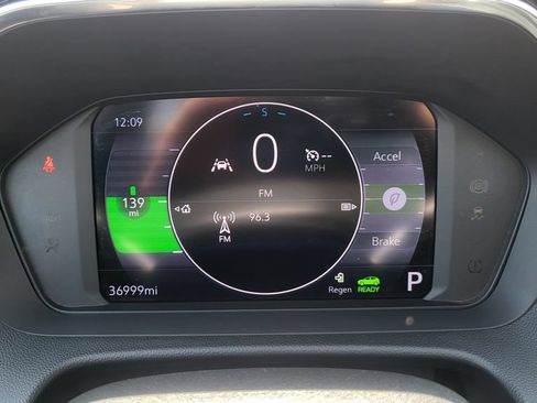 Used 2023 Chevrolet Bolt EUV LT FWD image 31