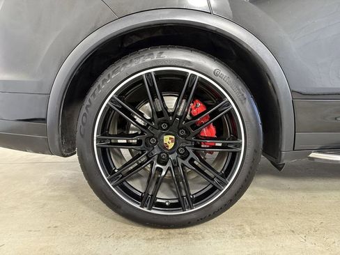 Certified 2015 Porsche Cayenne Turbo AWD/4WD image 16