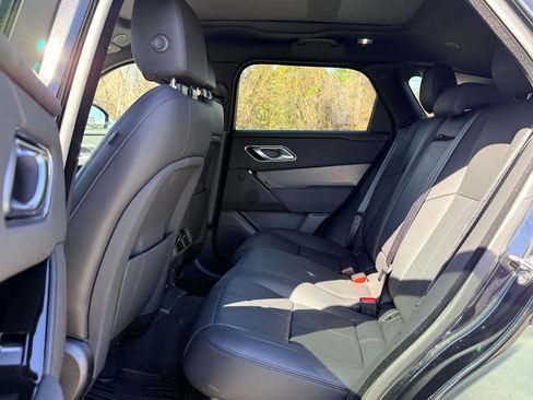 Used 2025 Land Rover Range Rover Velar Dynamic SE image 10