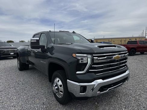New 2026 Chevrolet Silverado 3500 LTZ w/ LTZ Plus Package AWD/4WD image 1