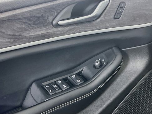 Used 2023 Jeep Grand Cherokee Limited AWD/4WD image 18