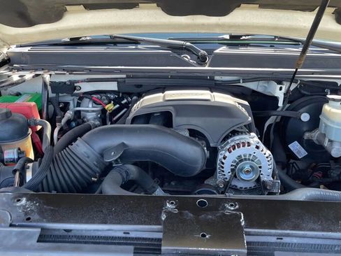 Used 2007 Cadillac Escalade AWD w/ Information Package image 28