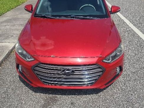 Used 2017 Hyundai Elantra Limited w/ Limited Tech Package 04 FWD image 2