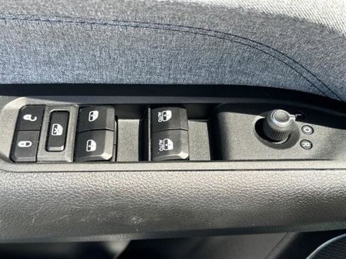 Used 2023 Jeep Compass Latitude w/ Convenience Group image 16