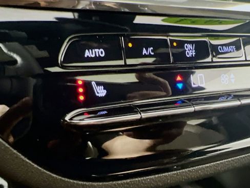 Certified 2024 Buick Envista Avenir image 19